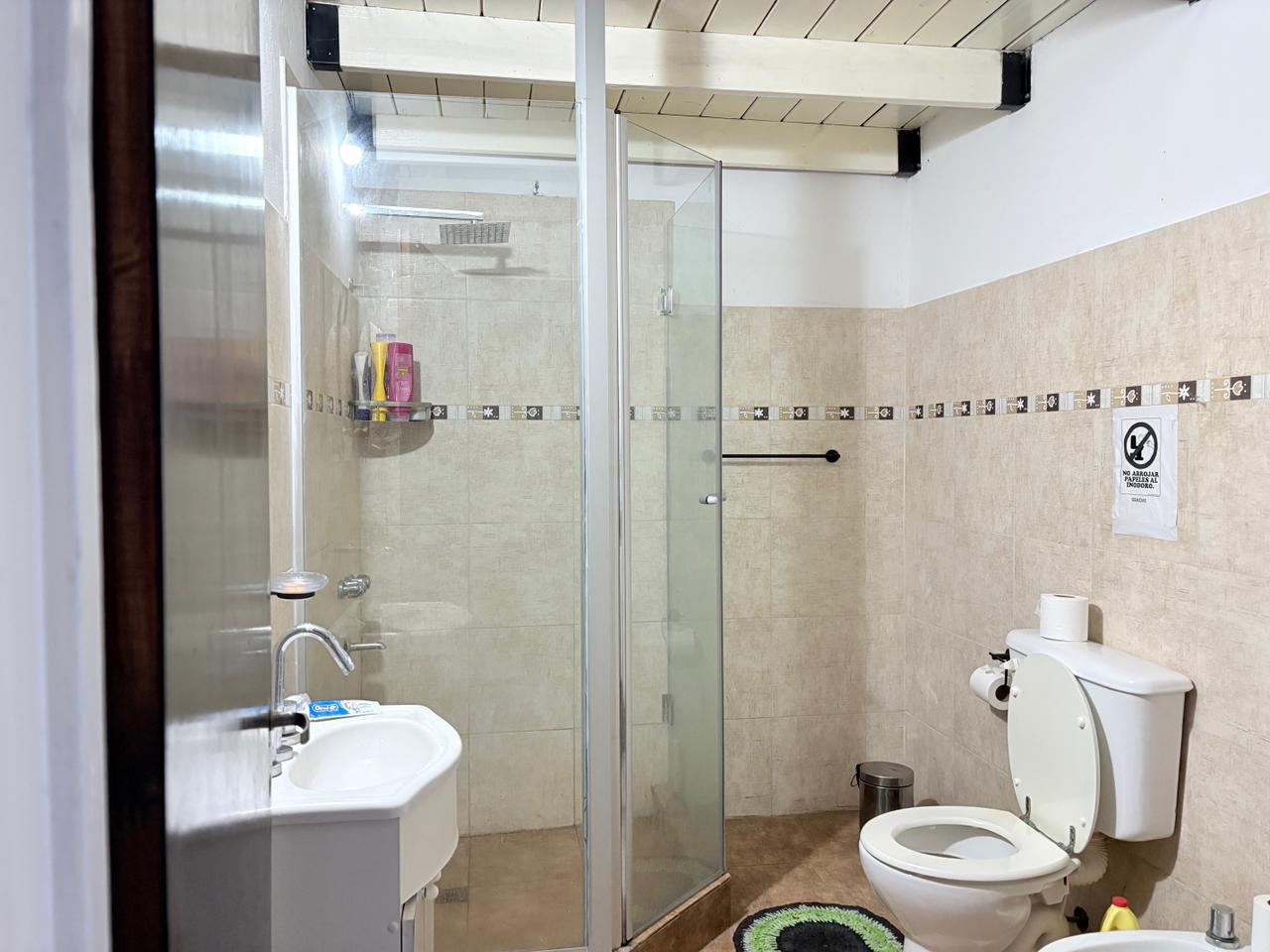 Baño completo con ducha