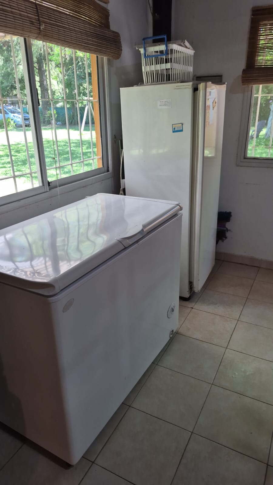 Freezer y equipamiento del quincho